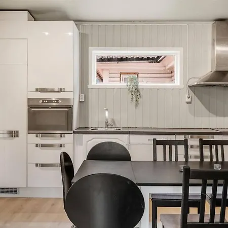 Apartment Dinbnb I Romantic Surrourings